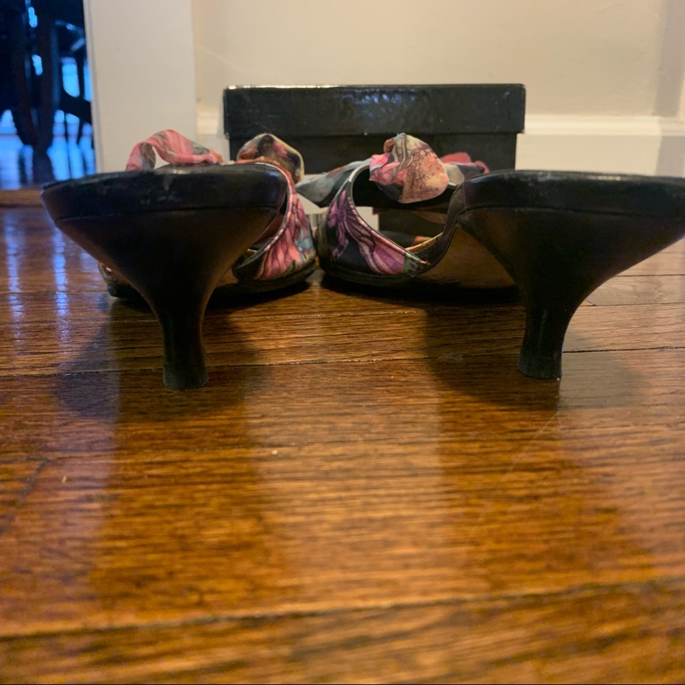 Beverly Feldman Panache Fan Mule, size 9 - Picture 7 of 9